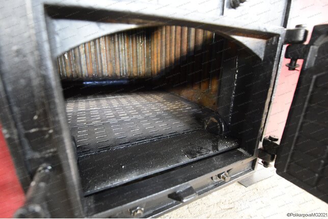 Колосниковая топка котла 1100 кВт работающего без дымососа